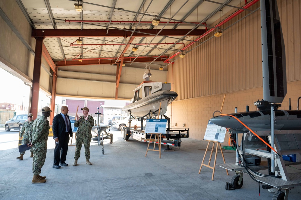 NAVCENT Hosts Congressional Delegations for Unmanned Systems Tour