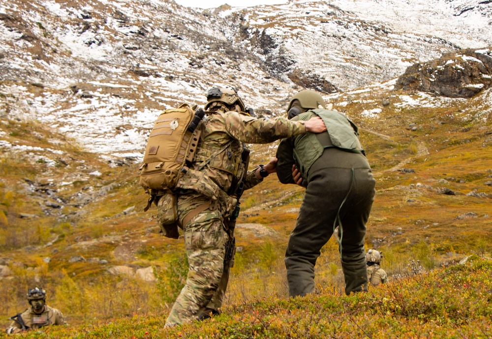 Adamant Serpent 2023: Personnel recovery training