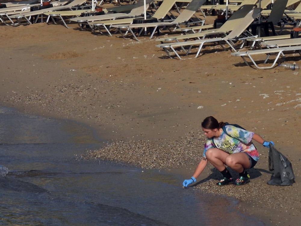 Beach Clean-up by USS Roosevelt Sailors