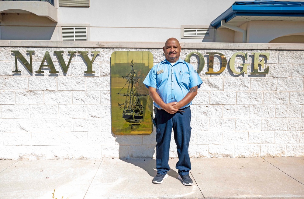 NAS JRB Fort Worth Navy Lodge Associate Wins Worldwide Associate of the Year