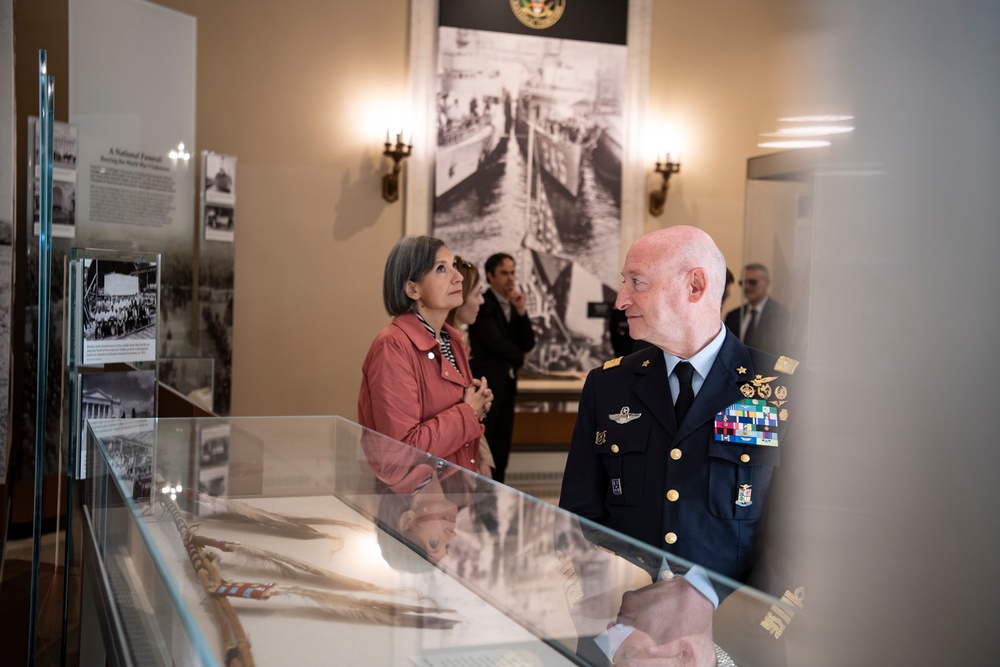 Italian Air Force Chief of Staff Lt. Gen. Luca Goretti Participates in a Public Wreath-Laying Ceremony at the Tomb of the Unknown Soldier