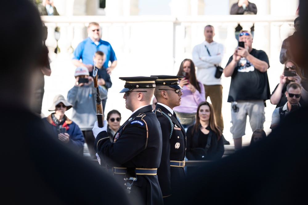 Italian Air Force Chief of Staff Lt. Gen. Luca Goretti Participates in a Public Wreath-Laying Ceremony at the Tomb of the Unknown Soldier