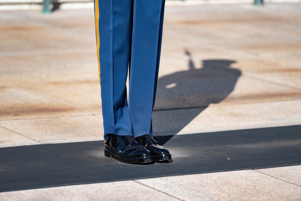 Italian Air Force Chief of Staff Lt. Gen. Luca Goretti Participates in a Public Wreath-Laying Ceremony at the Tomb of the Unknown Soldier