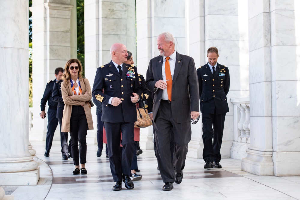 Italian Air Force Chief of Staff Lt. Gen. Luca Goretti Participates in a Public Wreath-Laying Ceremony at the Tomb of the Unknown Soldier