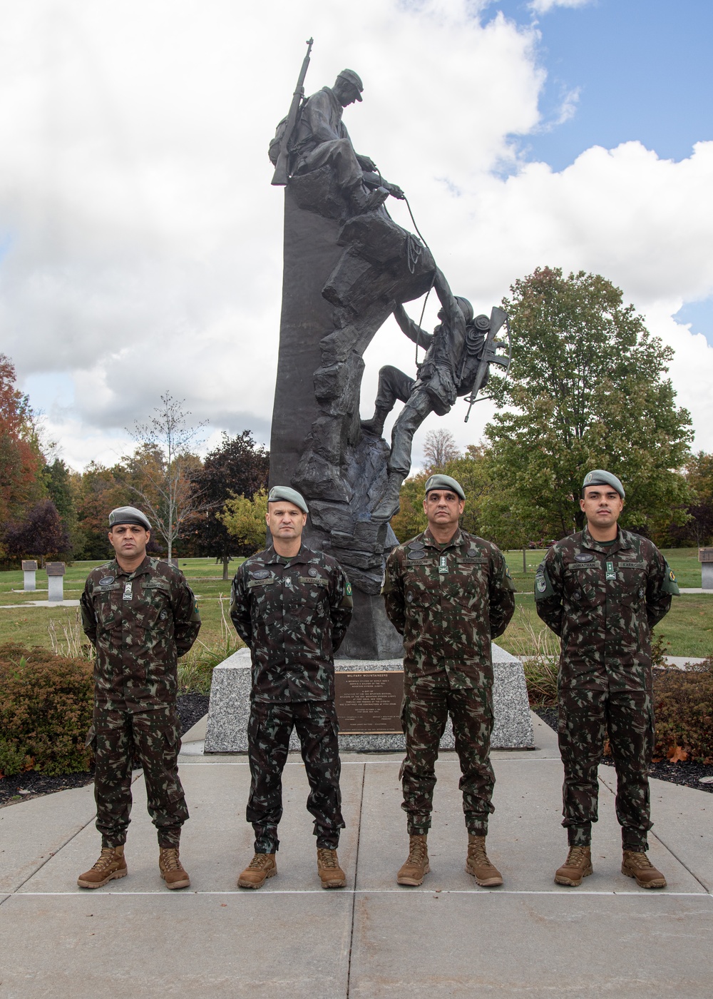 Brazilian Army Maj. Gen. Nagy, Commander of the 4th Mountain Inantry Brigade visits the 10th Mountain Division