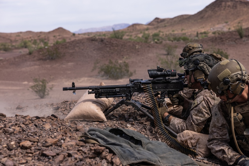 3/2 Marines Conduct Live-fire and Maneuver Range