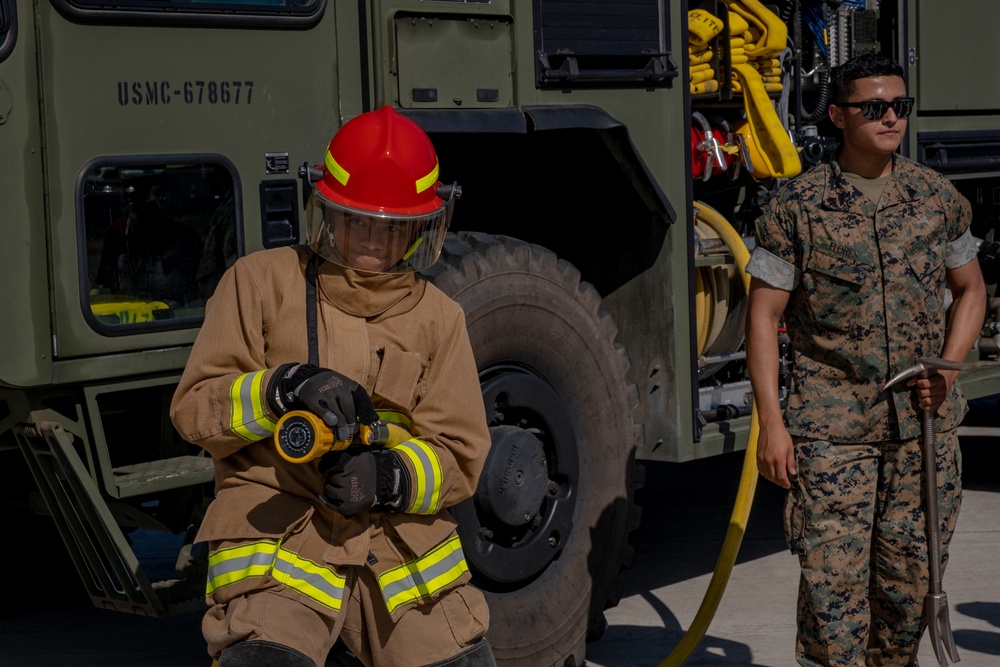 Coast Guard and Marine Corps hold a JROTC visit Kaneohe Bay