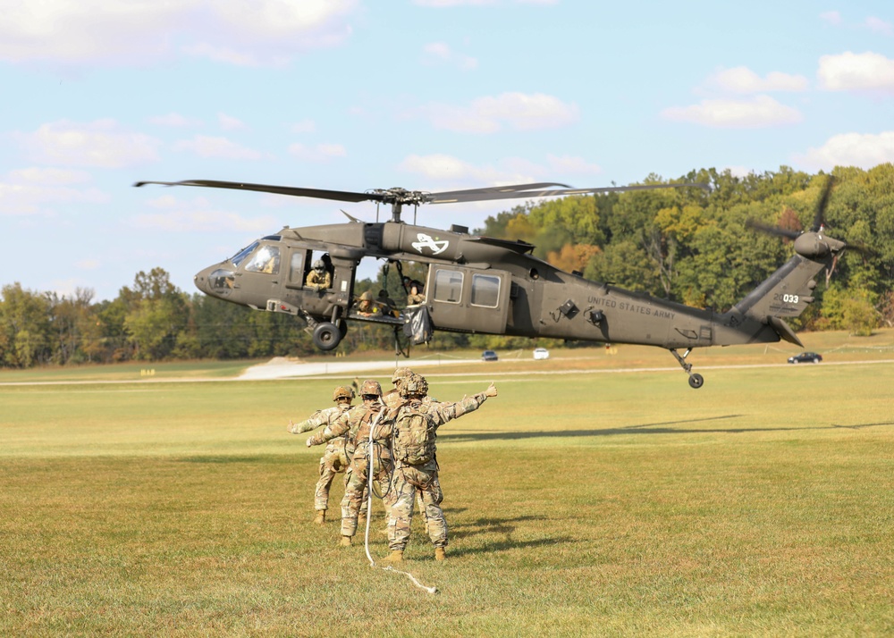 101st Airborne Division (Air Assault) Soldiers conduct FRIES/SPIES