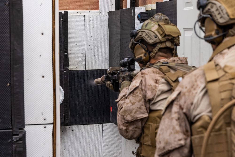 3/2 Marines Conduct Shoot House