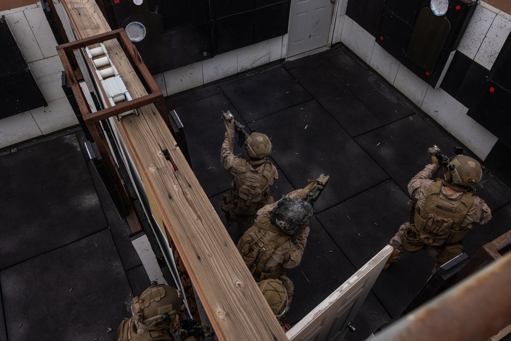 3/2 Marines Conduct Shoot House