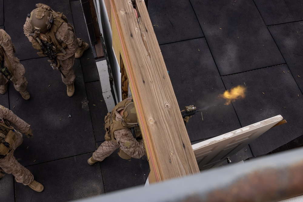 3/2 Marines Conduct Shoot House