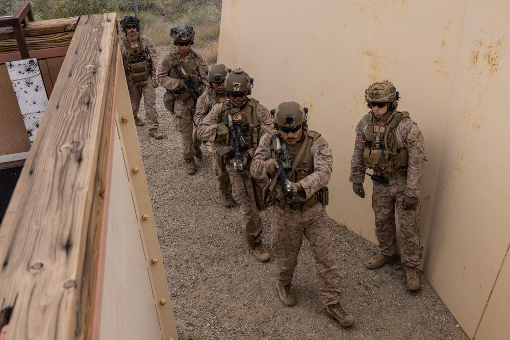 3/2 Marines Conduct Shoot House