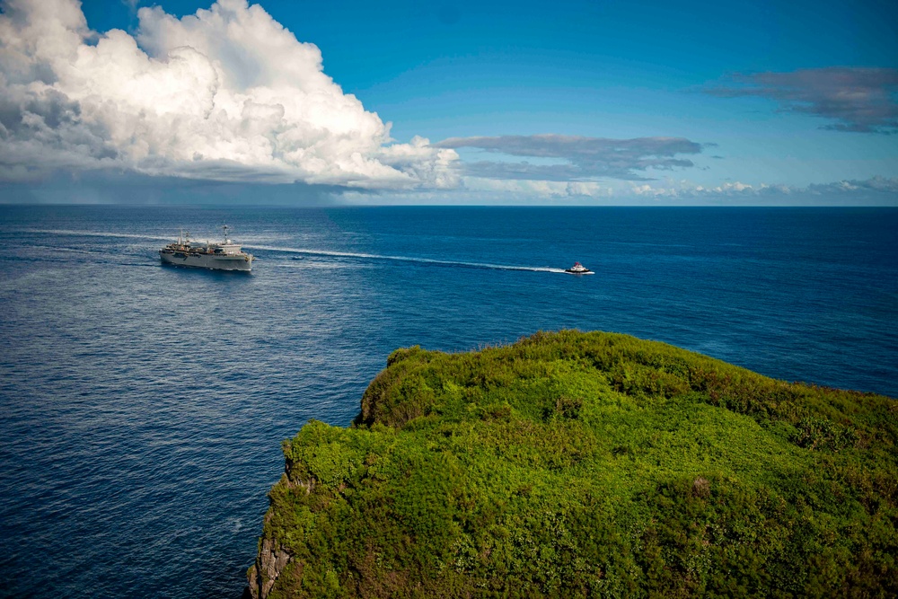 USS Frank Cable (AS 40) arrives to Guam