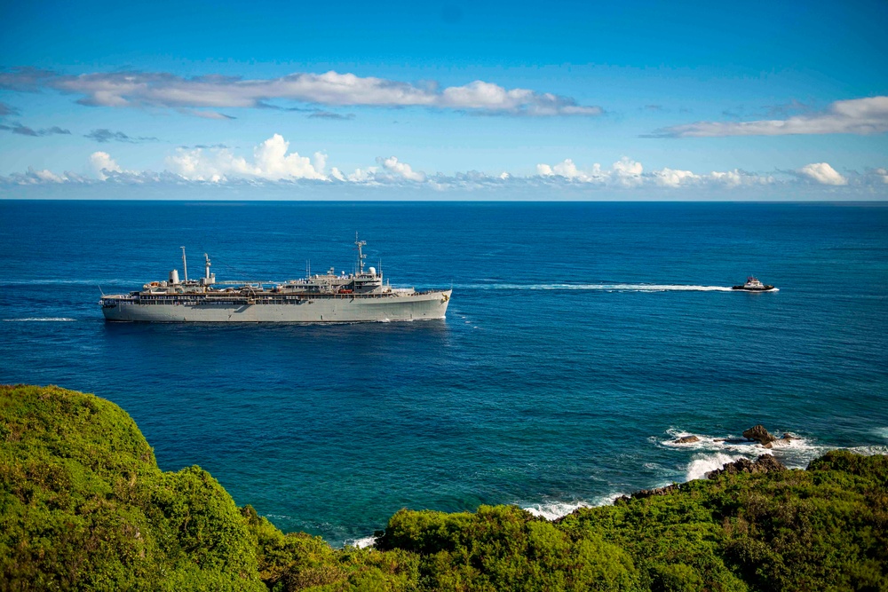 USS Frank Cable (AS 40) arrives to Guam