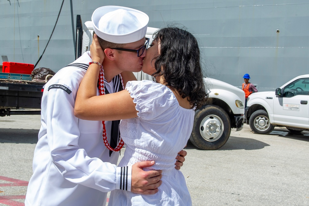 USS Frank Cable (AS 40) arrives to Guam