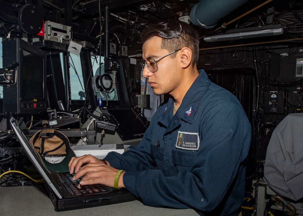 Sailors Stand Watch on the Bridge of USS John Finn (DDG 113), Oct. 4