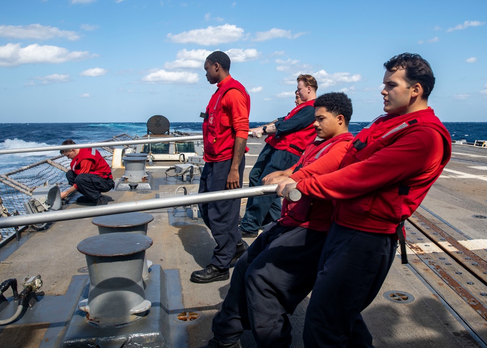 Deputy Commodore of Destroyer Squadron 15 Visits USS John Finn (DDG 113)