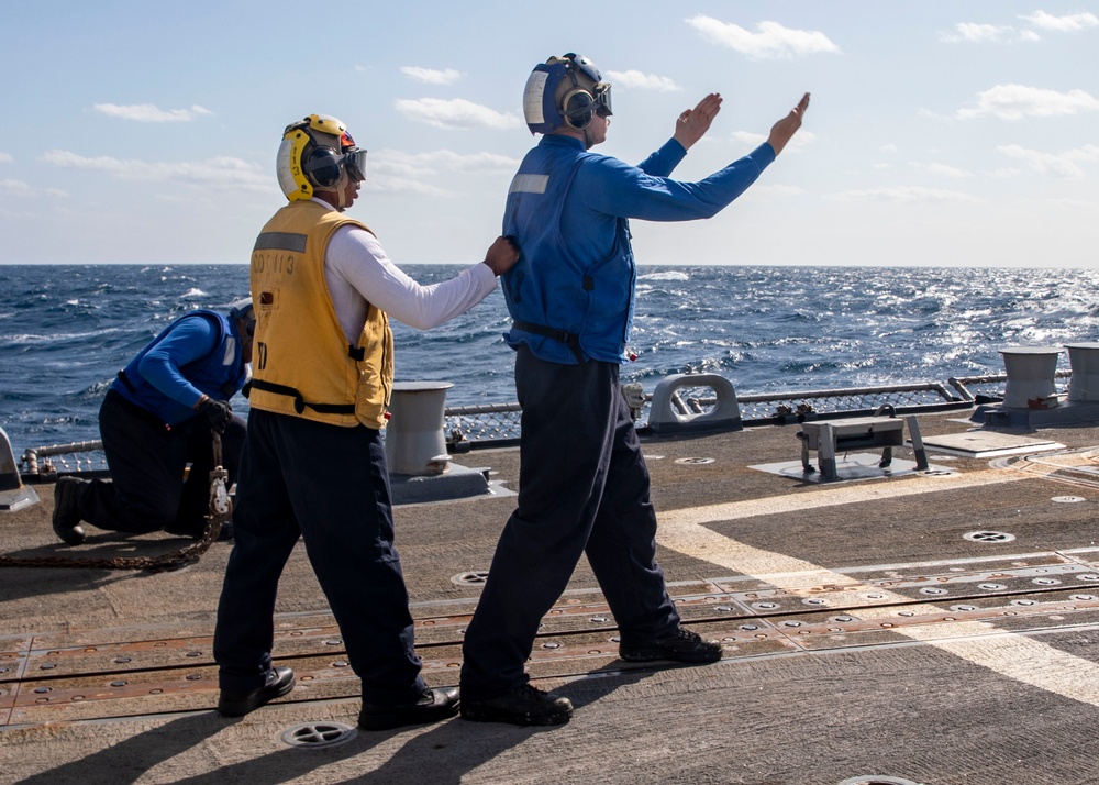 Deputy Commodore of Destroyer Squadron 15 Visits USS John Finn (DDG 113)