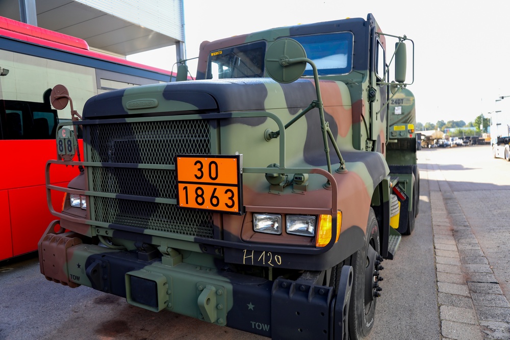 Provider Command visits contract maintenance site for transnational transport refit