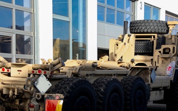 Provider Command visits contract maintenance site for transnational transport refit