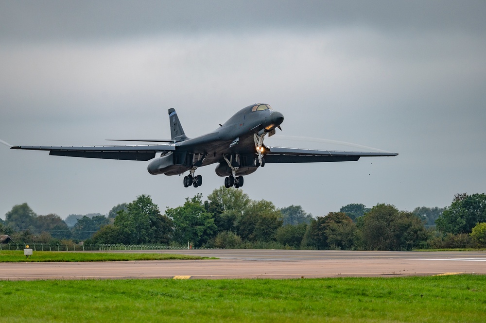 U.S. B-1B Lancers arrive in the UK for BTF 24-1