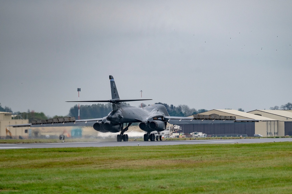 U.S. B-1B Lancers arrive in the UK for BTF 24-1