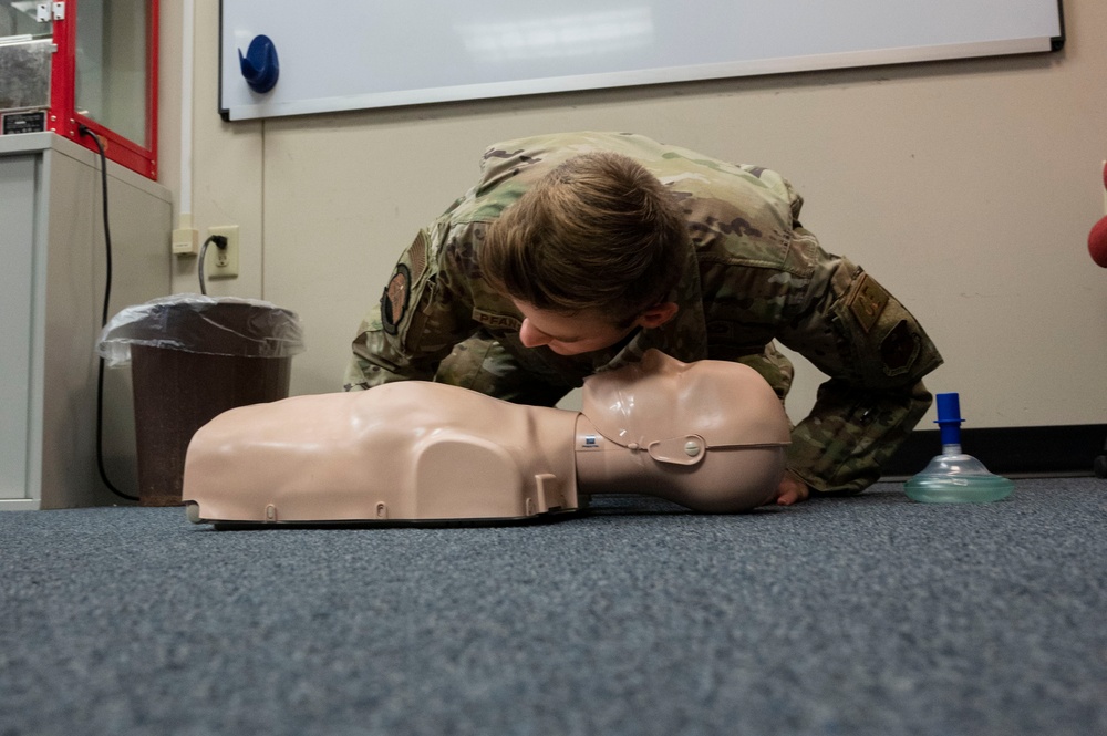 How our Airmen are &quot;Stayin' Alive&quot;: volunteers of Team XL pioneer CPR training to build resilient Airmen at Laughlin