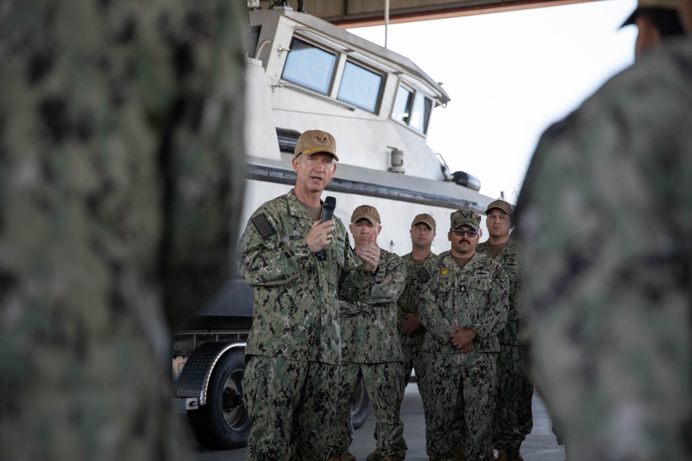 Chief of Navy Reserve Force Visits MSRON-1