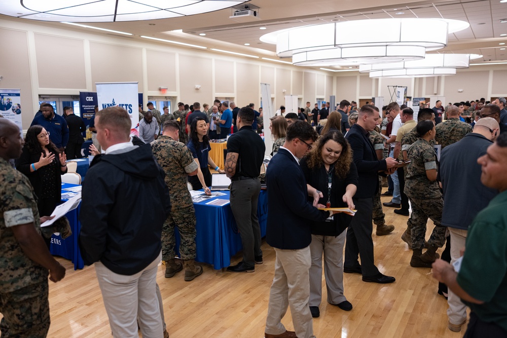 Hiring Our Heroes hosts Skills and Trades Career Fair on MCB Camp Lejeune