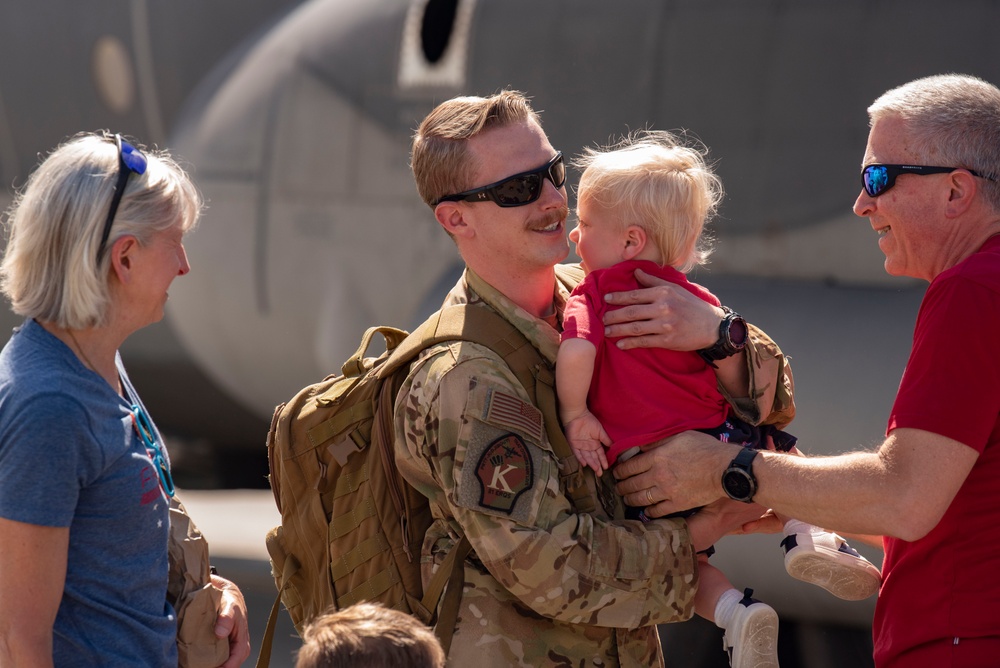 Rescue, Maintenance Airmen return from deployment