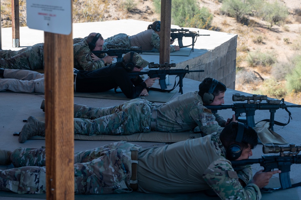 Defenders train with new rifle optic