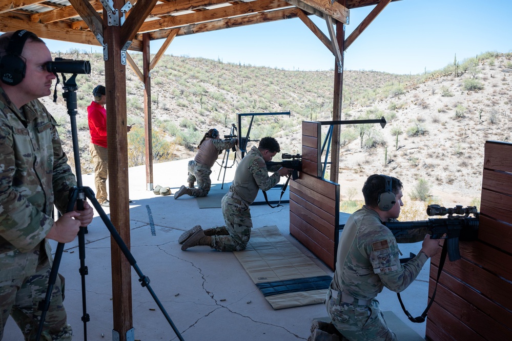 Defenders train with new rifle optic