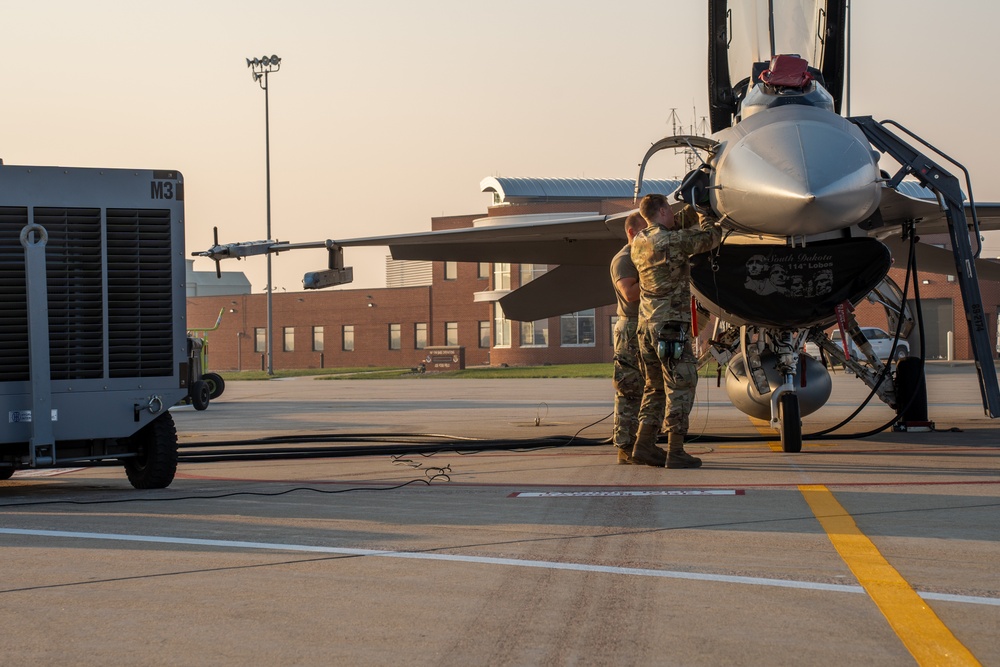 F-16 Maintenance