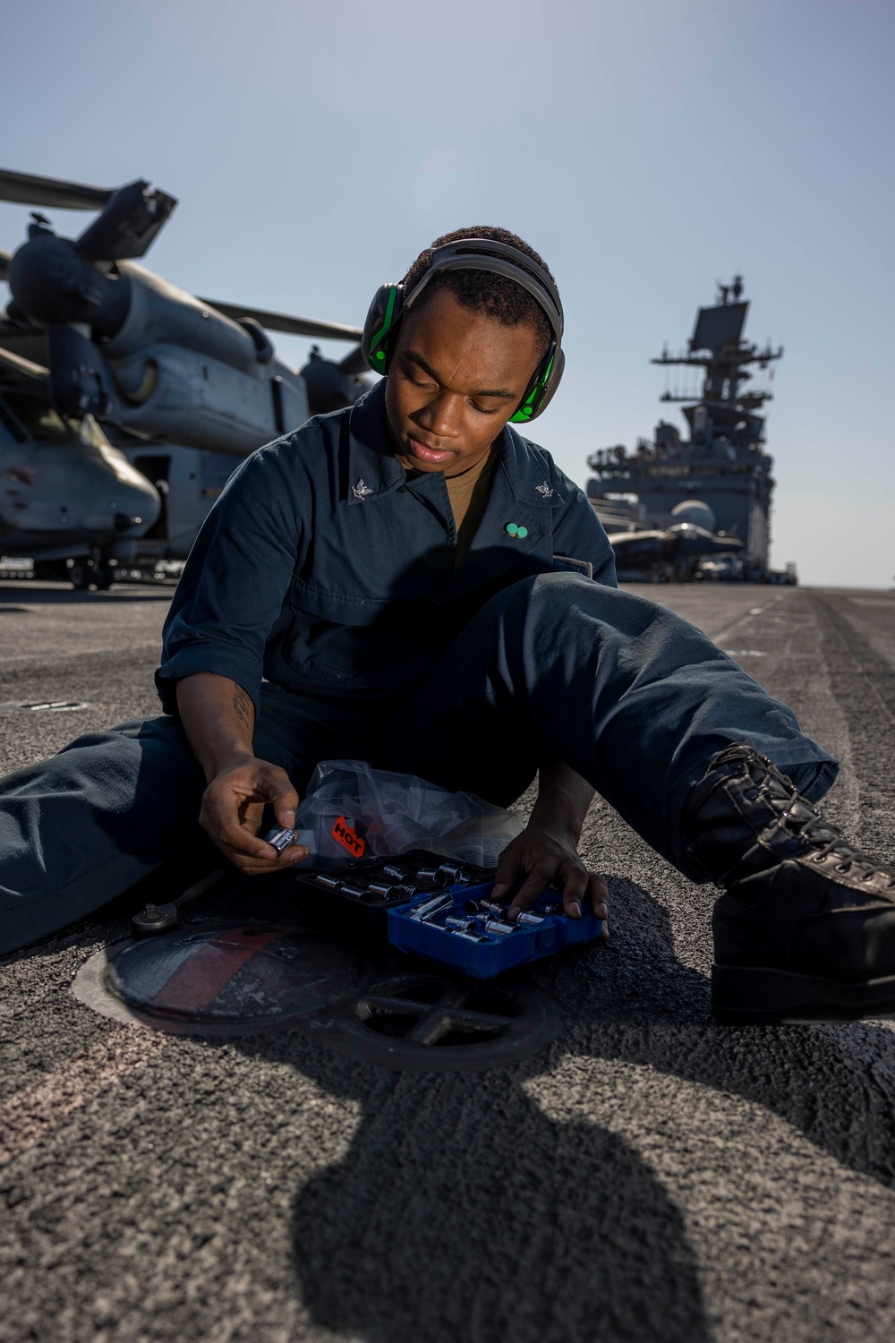 USS Bataan EMs Troubleshoot Flight Deck Lights