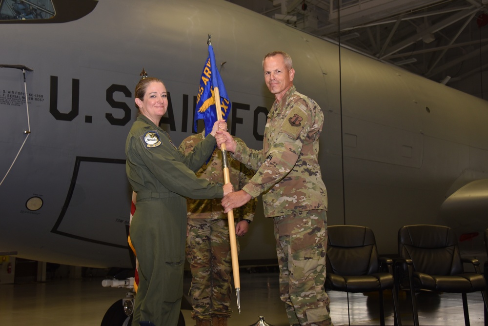 Col. Trenton Twedt accepts 185th ARW guidon