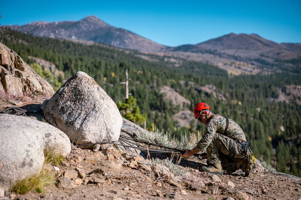 MAGTFC, MCAGCC commanding general visits Marines during a Mountain Leaders Course during MTX 1-24