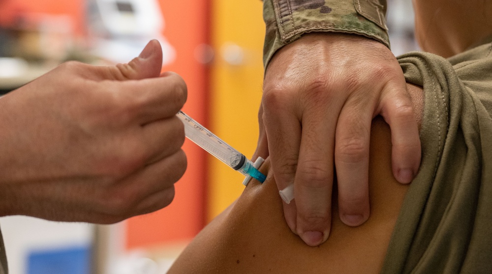 920th Aeromedical Staging Squadron provides vaccine during drill weekends