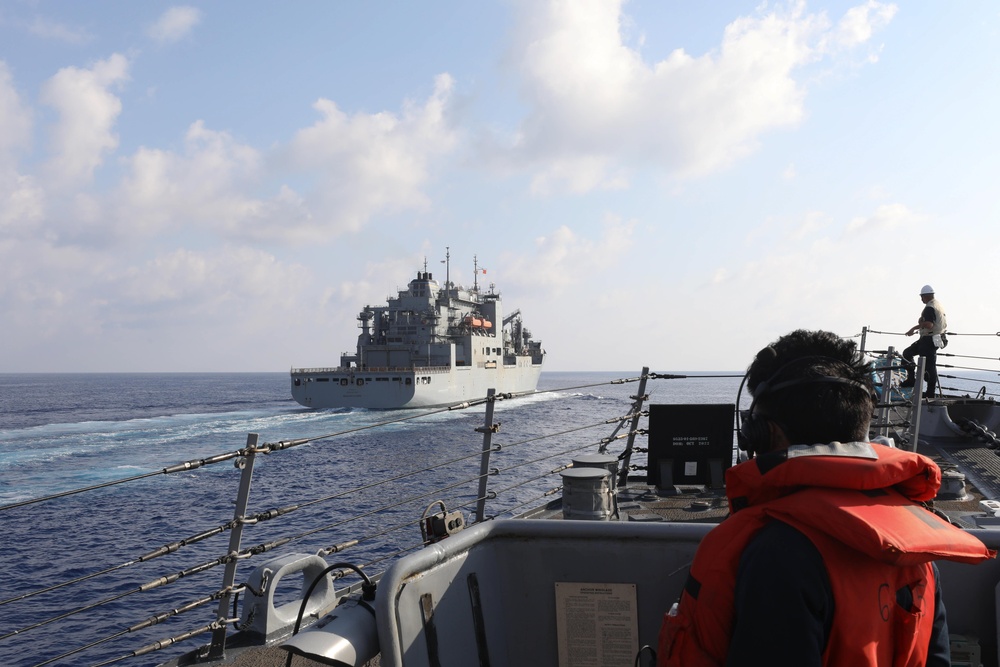 USS Ramage Conducts Underway Replenishment