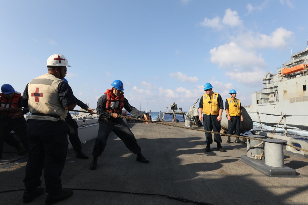 USS Ramage Conducts Underway Replenishment