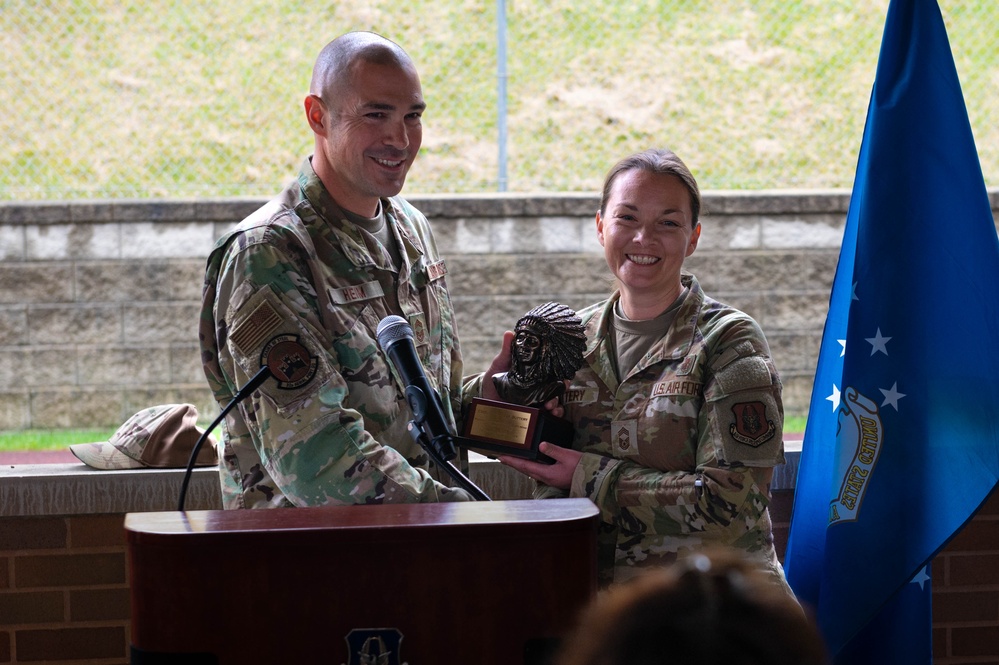 Presentation of the chief’s bust