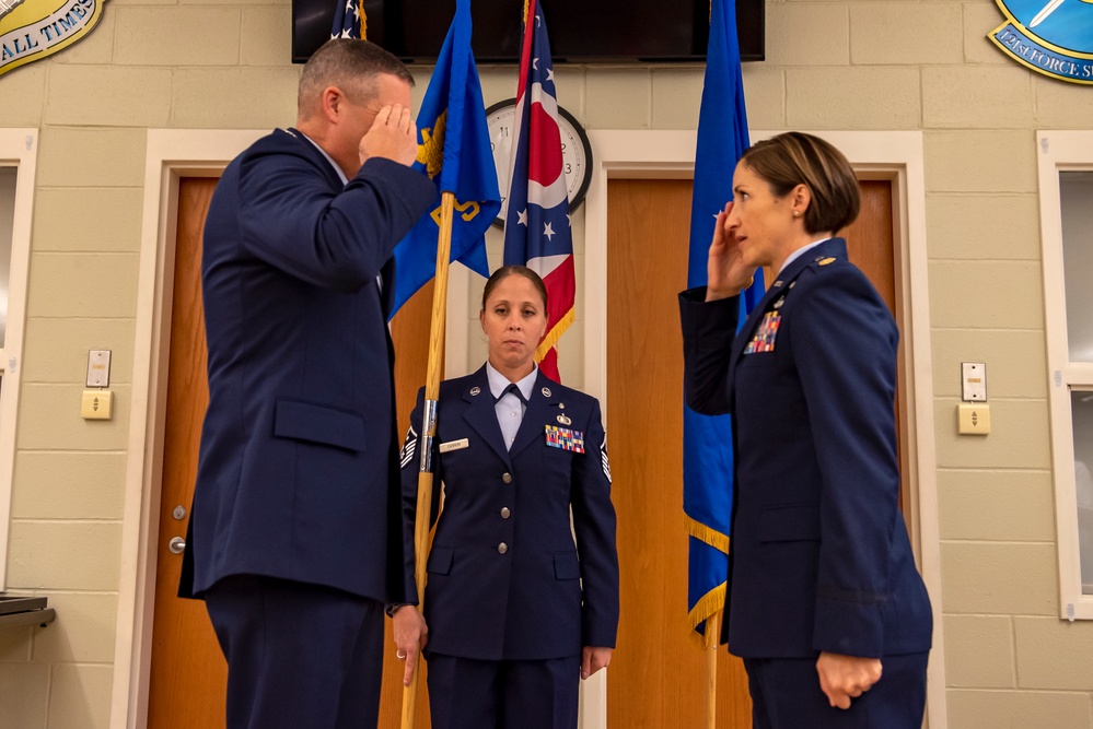 Weaver takes command of 121st FSS