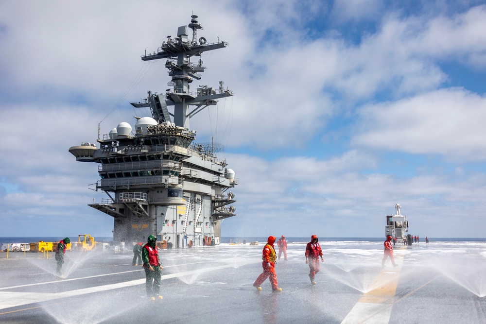 Abraham Lincoln conducts flight deck AFFF sprinkler tests