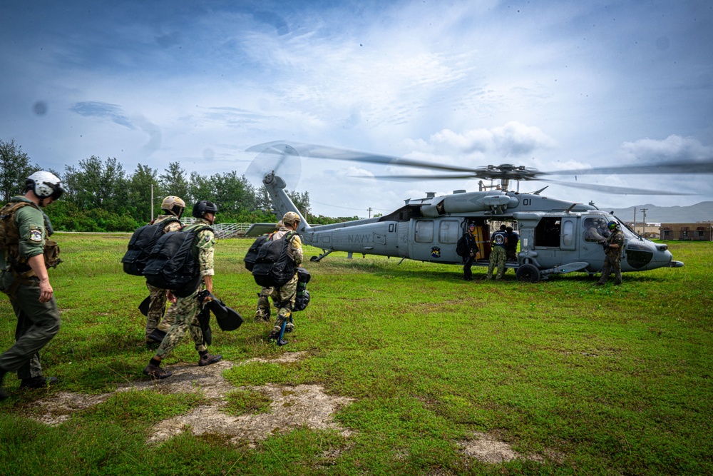 EODMU5 Conducts Parachute Operations Training in Guam