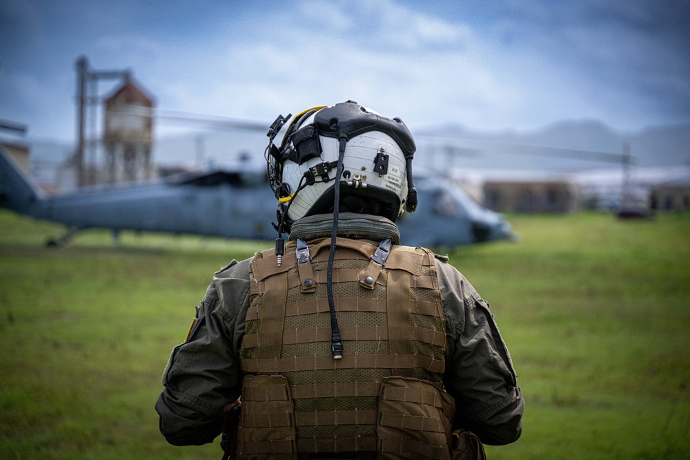 EODMU5 Conducts Parachute Operations Training in Guam