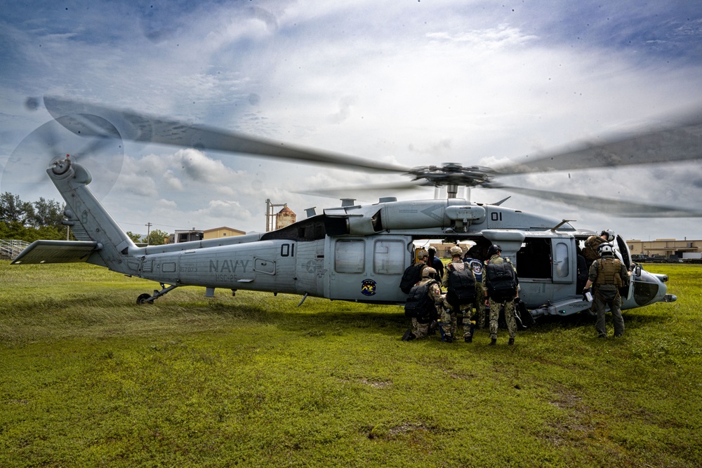 EODMU5 Conducts Parachute Operations Training in Guam