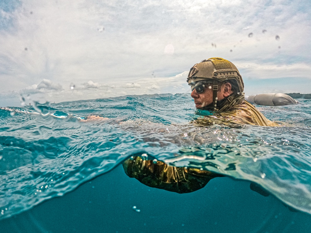 EODMU5 Conducts Parachute Operations Training in Guam