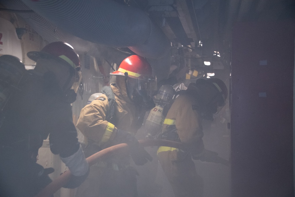 USS America (LHA 6) Conducts 8010 Industrial Fire Drill