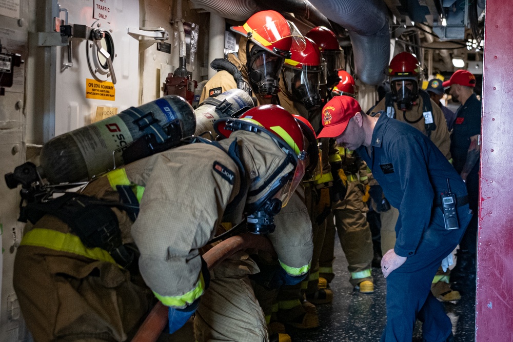 USS America (LHA 6) Conducts 8010 Industrial Fire Drill