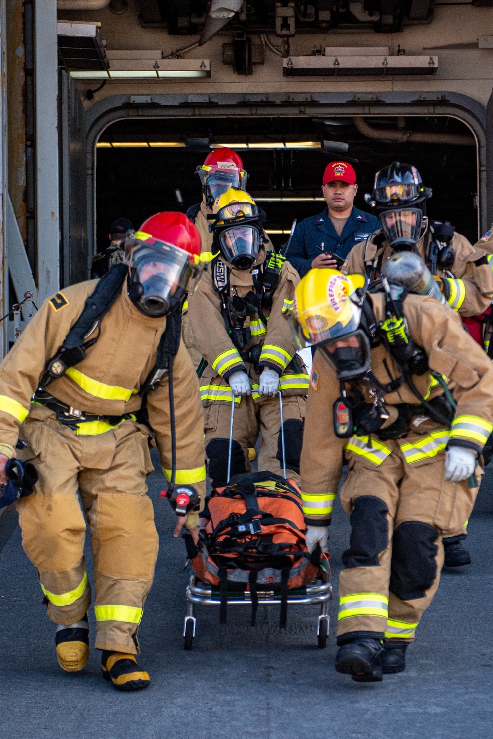 USS America (LHA 6) Conducts 8010 Industrial Fire Drill