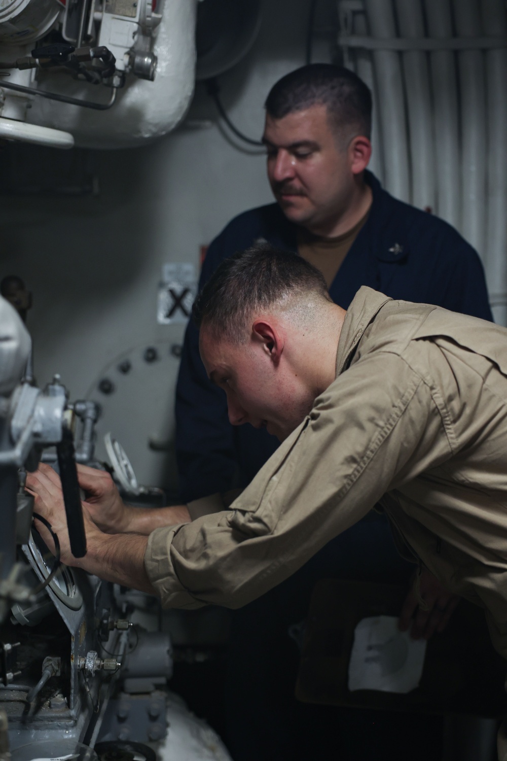 USS Bataan, 26th MEU(SOC) Perform Calibrations